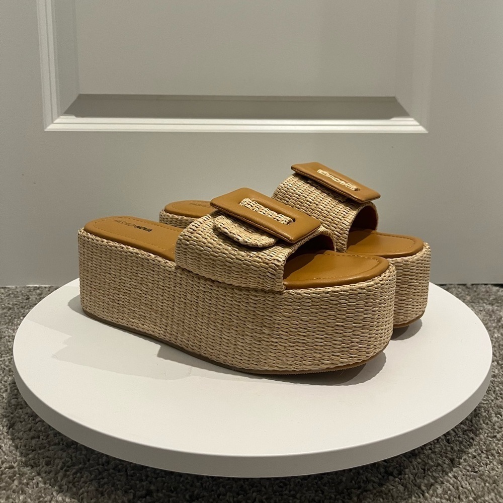 Buckle Strap Platform Sandal